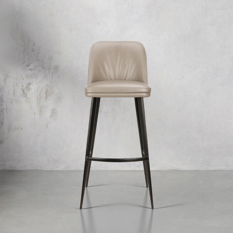 Plain-grain cowhide HD-7170 bar chair with wooden legs, modern design, and cushioned seat for stylish seating.