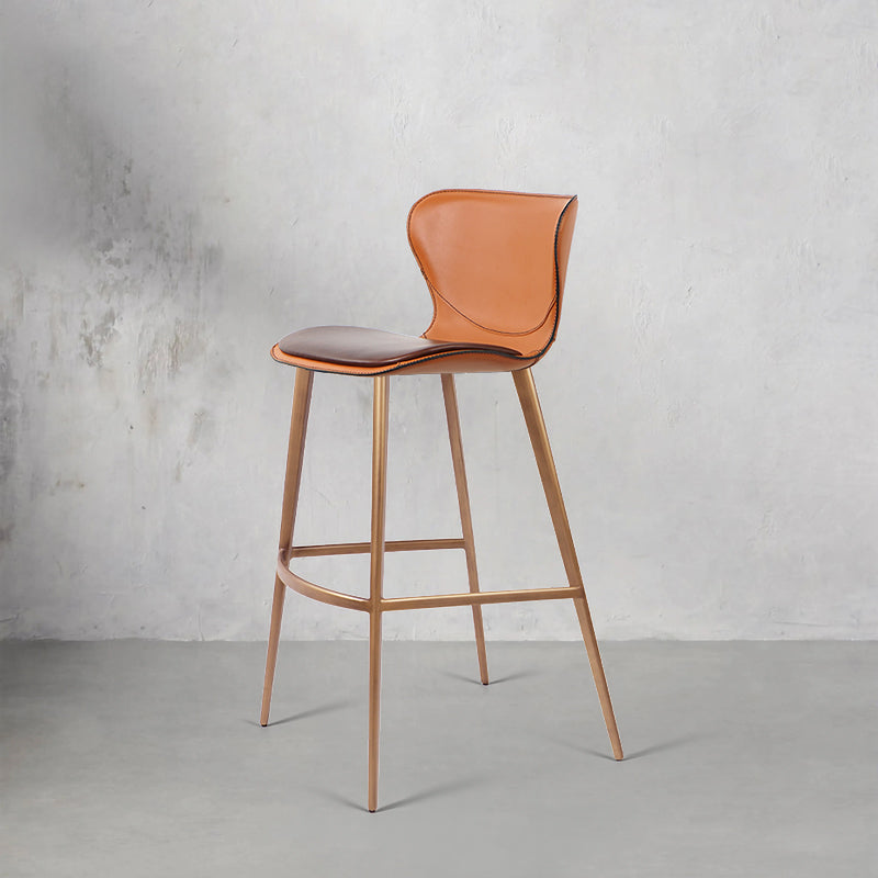 Oiled waxed cowhide HD-7359 by Heduen Möbel, showcasing rich texture and natural color variations in leather.