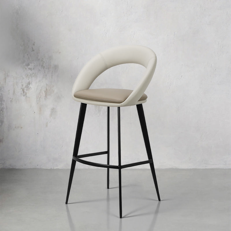 Meirou PU Leather HD-7370 bar chair featuring a sleek design and comfortable seating in a modern setting.