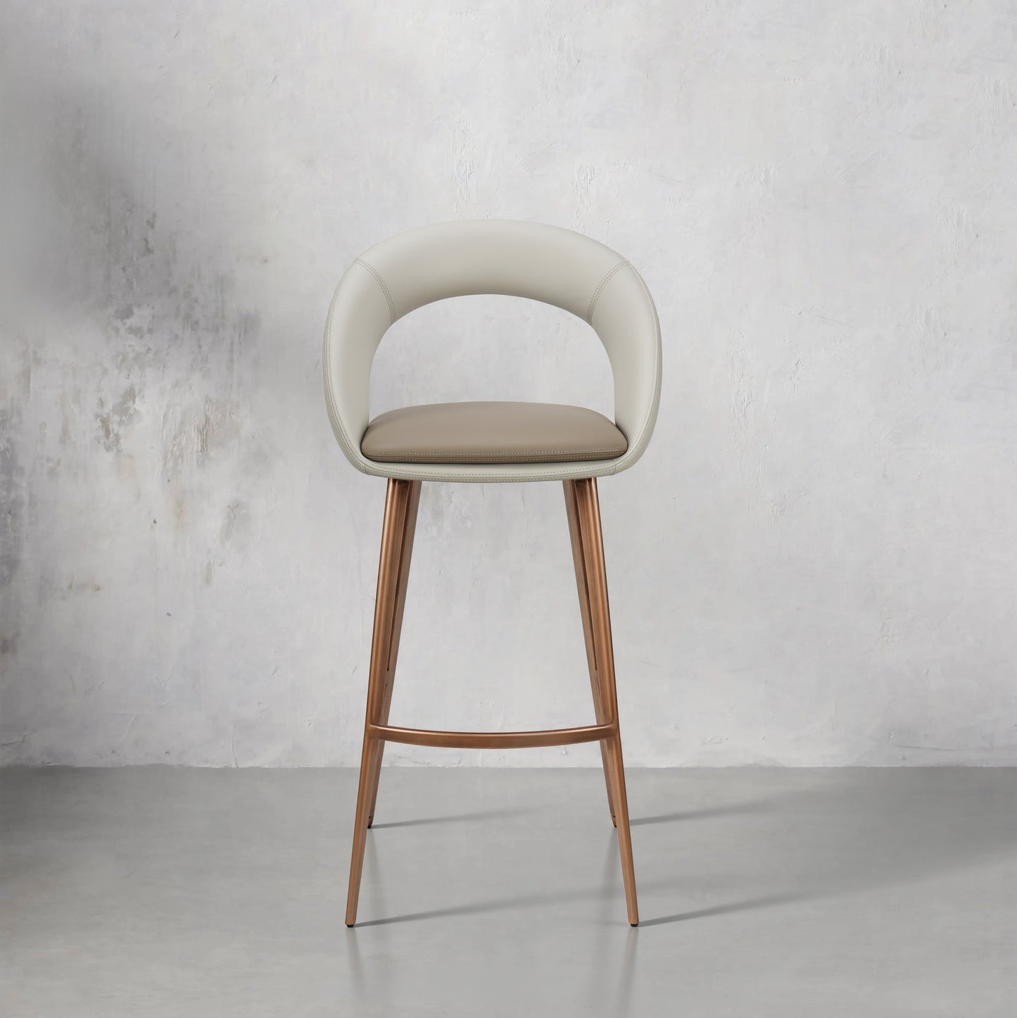 Meirou PU Leather HD-7375 chair by Heduen Möbel, showcasing sleek design and rich texture in a modern setting.