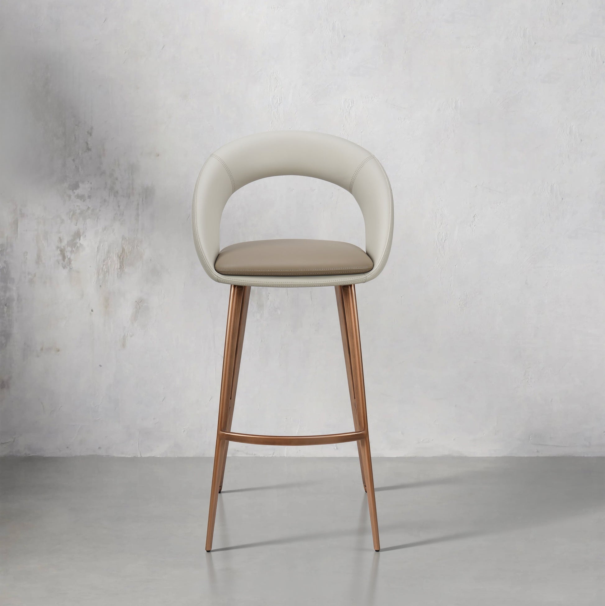 Meirou PU Leather HD-7375 chair by Heduen Möbel, showcasing sleek design and rich texture in a modern setting.