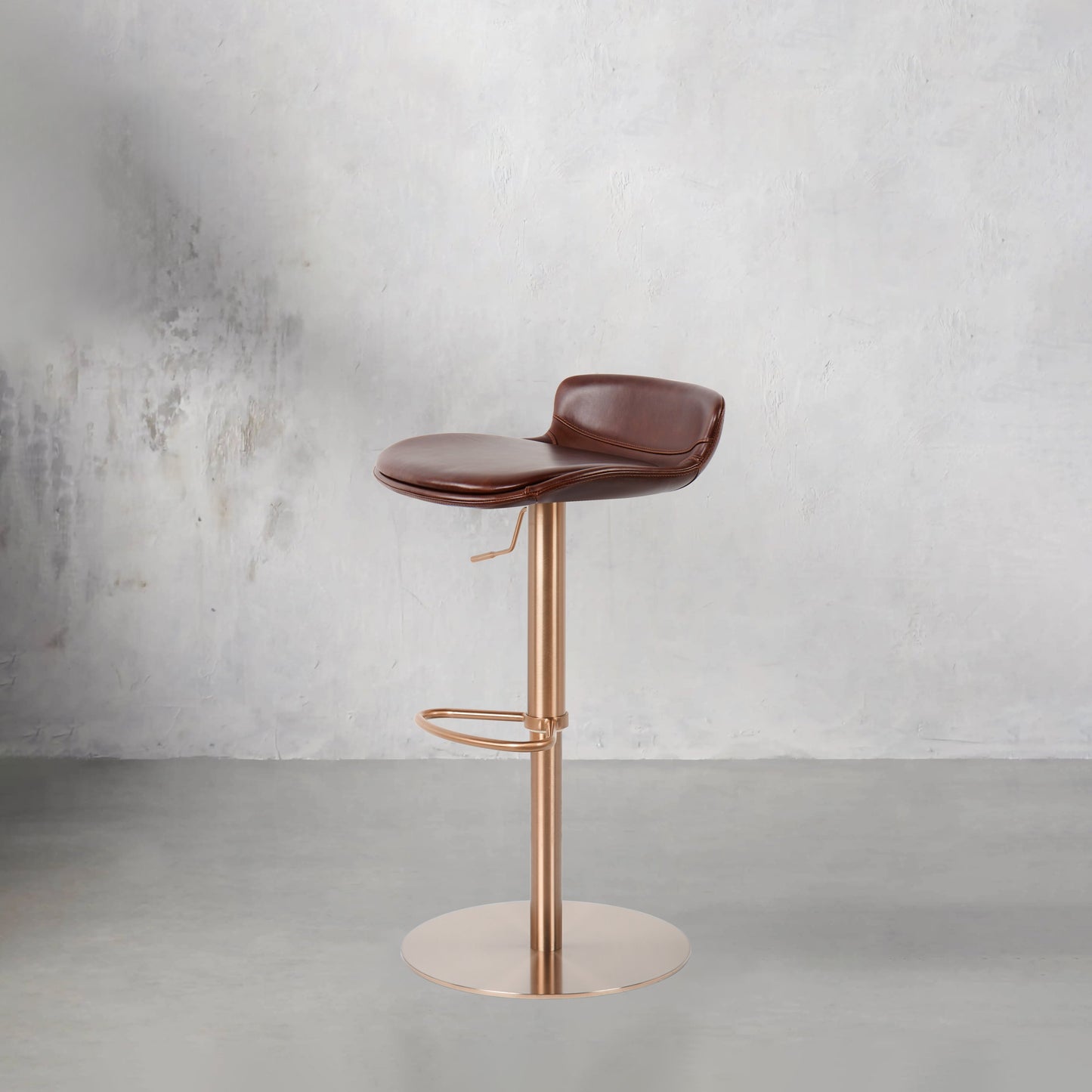 Oiled waxed cowhide bar chair HD-7526 featuring a sturdy frame and rich texture, ideal for modern interiors.