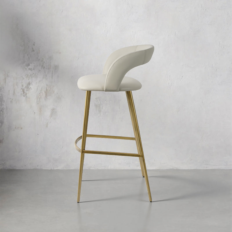 Meirou PU Leather HD-7333 bar chair with sleek design and comfortable seat in a modern setting.