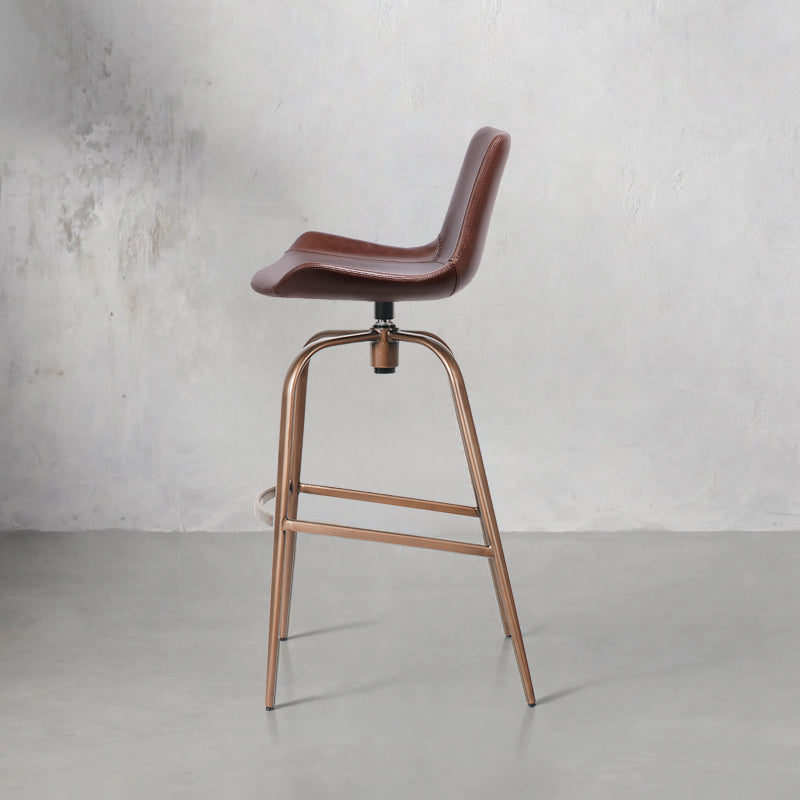 Oiled waxed cowhide HD-7318 bar chair with sleek design and sturdy frame, ideal for modern interiors.