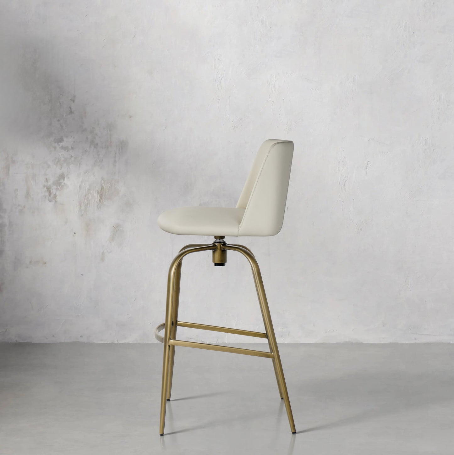 Meirou PU Leather HD-7385 bar chair with a sleek design and comfortable seating in a modern interior setting.