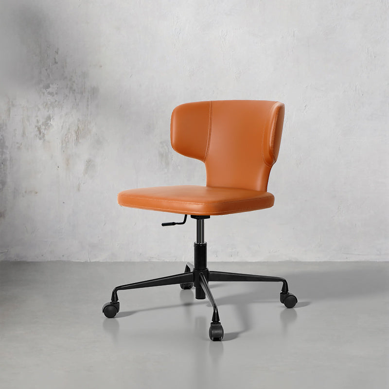 Meirou PU Leather HD-815 chair by Heduen Möbel, showcasing sleek design and rich texture in a stylish living space.