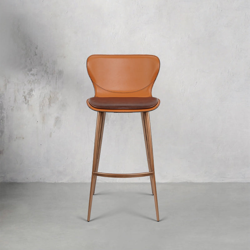 Oiled waxed cowhide HD-7359 by Heduen Möbel, showcasing rich texture and deep color variations in the leather.