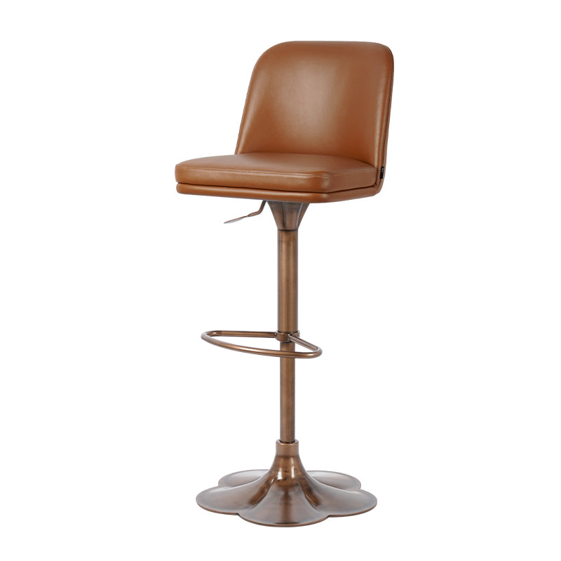 Plain-grain cowhide Heduedmobel bar chair with black metal legs, featuring a padded leather seat and backrest for comfortable seating.